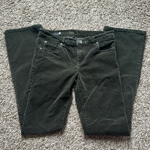 Kut from the Kloth Karen Baby Bootcut Olive green corduroy pant size 6 - Picture 2 of 10